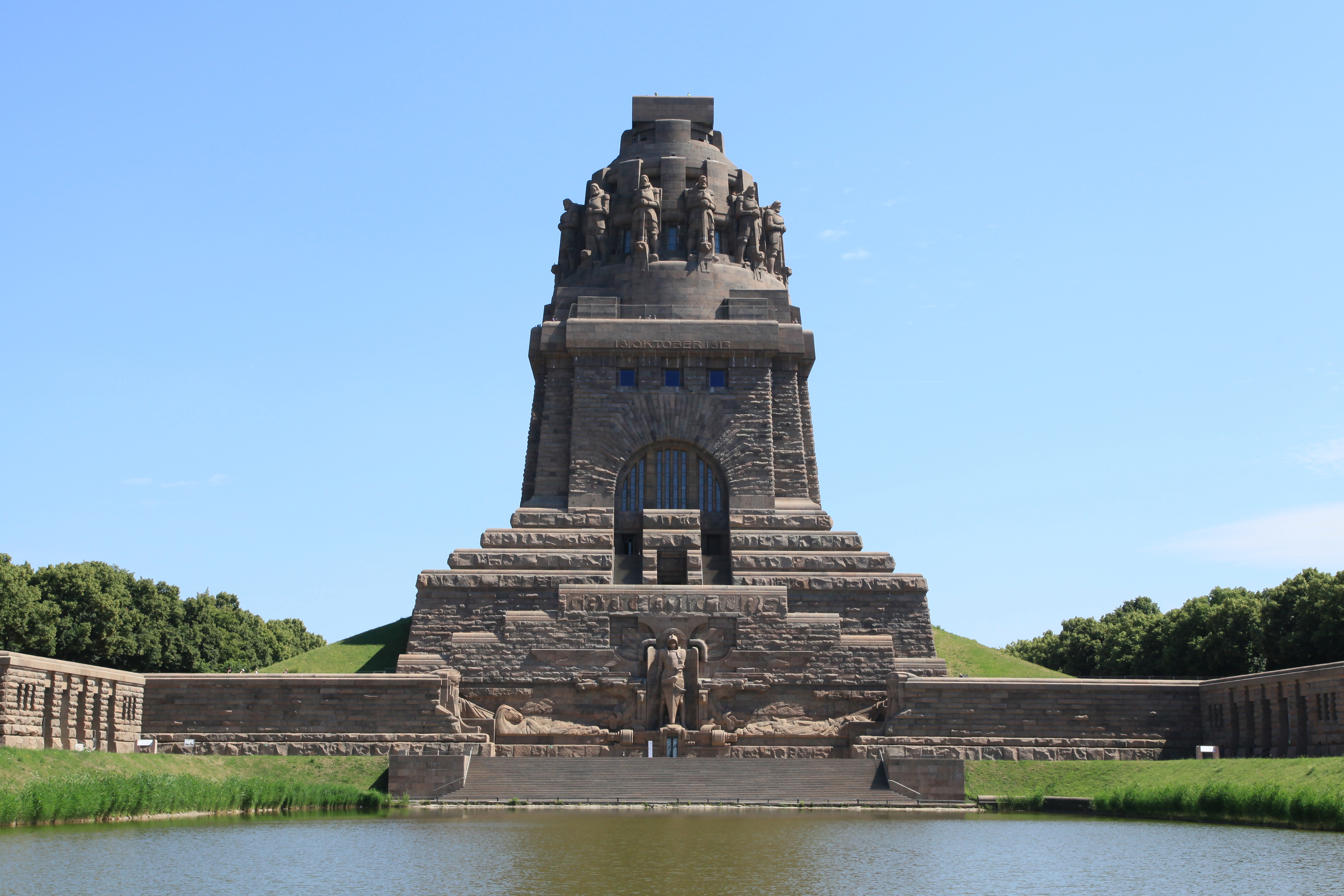 Picture of the Monument to the Battle of the Nations.